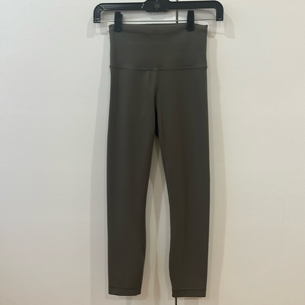 Lululemon Wunder Train High-Rise Crop Legging 23”